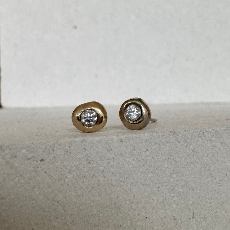 Single Molten Diamond Studs in Yellow or White Gold