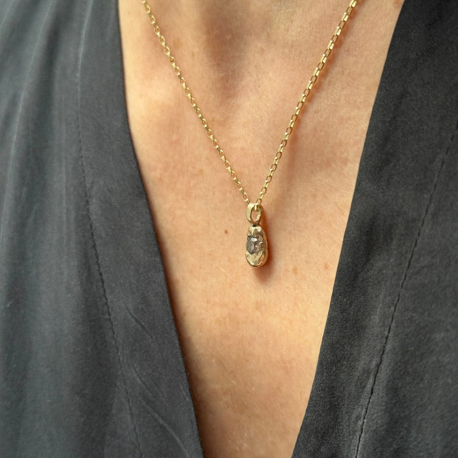 0.6ct Faceted Round Salt and Pepper Diamond Molten Necklace in Gold