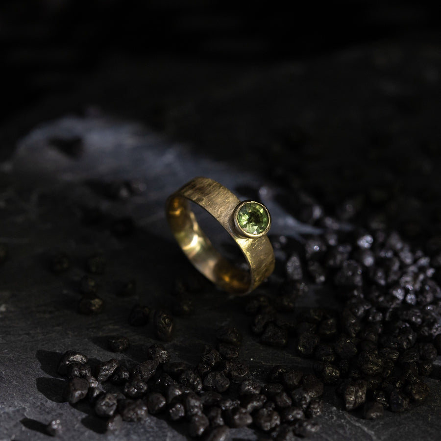 Green Sapphire and Yellow Gold Ring